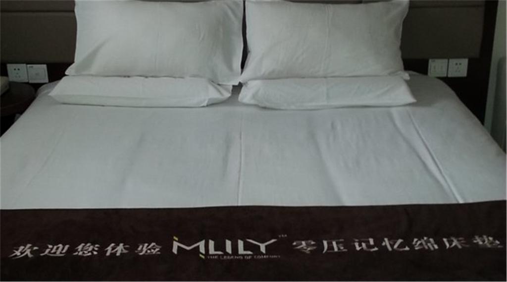 Ji Hotel Jing'An Temple Шанхай Екстериор снимка